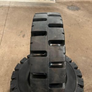 PNEU INDUSTRIAL ARO 10 - 6.50X10 TOTALFLEX MACIÇO